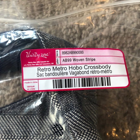 Retro hobo crossbody by thirty one - Picture 4 of 7